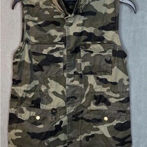 Love Tree Olive Green Camouflage Vest